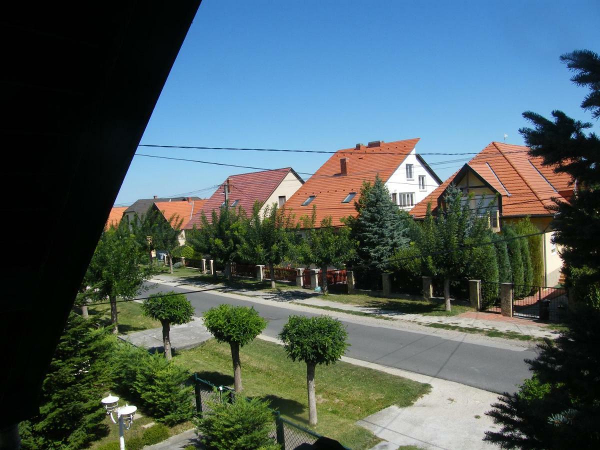 Roland Apartman Apartment Balatonlelle Bagian luar foto